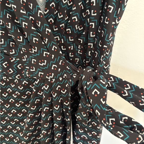 41 Hawthorn Black and White Geometric Midi Dress - Picture 4 of 6